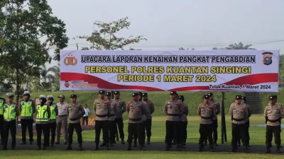 Upacara Laporan Kenaikan Pangkat Pengabdian dan Pemberian Reward di Polres Kuansing