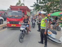 Beri Keamanan dan Kenyamanan Saat Jual Beli Takjil, Kompi 2 Siaga Polres Rokan Hilir Gelar Patroli