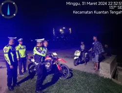 Polsek Pangean Lakukan Pengamanan Shalat Taraweh di Masjid Duratul Nasihin Desa Sako 