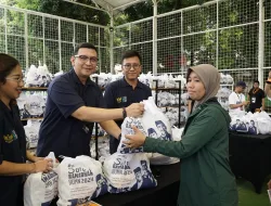 Maknai Momen Ramadan, Telkom Bersama Mandiri dan MindID Gelar Pasar Murah 2.000 Paket Sembako untuk Ojol dan Masyarakat Sekitar