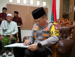 Silaturahmi di Ponpes Ar-Raudhlatul Hasanah, Kapoldasu : Tanamkan Nilai-Nilai Agama Dalam Bertugas