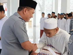 Kalapas I Tangerang Laksanakan Sholat Ied Berjamaah, Sekaligus Penyerahan Secara Simbolis Remisi Kepada Perwakilan Warga Binaan