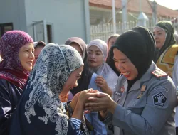INDAHNYA IDUL FITRI DENGAN SHOLAT IED DAN SALING BERMAAFAN