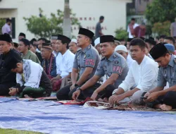PERAYAAN KEBAHAGIAAN HARI RAYA IDUL FITRI 1445H, WARGA BINAAN DAN PETUGAS LAPAS KELAS IIA CILEGON SALING BERKUMPUL DALAM KEBHINEKAAN