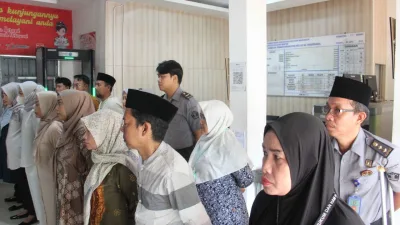 RANGKAIAN LAYANAN HARI RAYA RESMI DITUTUP DENGAN KUNJUNGAN TATAP MUKA