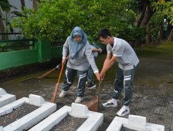 Bakti Sosial, Rutan Bangil Kanwil Kemenkumham Jatim Bersihkan TMP Kusuma Bangsa Peringatan HBP Ke-60