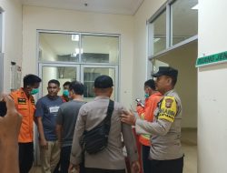Serah Terima Mayat Laki-Laki Ditemukan di Sungai Kuantan Kepada Puskesmas Kamang