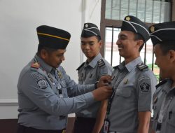 KEDISIPLINAN PEGAWAI, KEPALA RUTAN BANGIL KANWIL KEMENKUMHAM JATIM CEK KERAPIHAN PEGAWAI