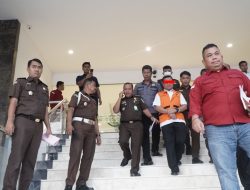 Kejati Riau Tahan 1 Orang Tersangka Dugaan Tipikor Penyimpangan Pengelolaan Anggaran Sekretariat DPRD Provinsi Riau Periode September-Desember 2022