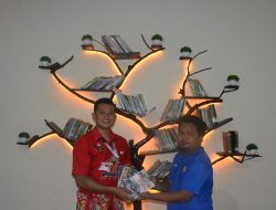 Berikan Akses Literasi, Rutan Bangil Kanwil Kemenkumham Jatim Bagikan Buku Donasi Kepada WBP