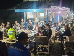 Kasat Lantas Polrestro Bekasi Kunjungi Pos Siskamling dan Dialog dengan Warga
