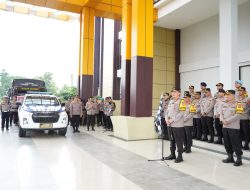 Polda Riau Kirim 3 Truk Bantuan Sembako Korban Banjir Bandang Sumbar