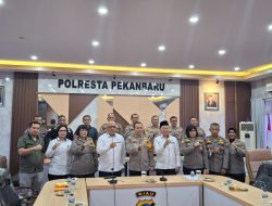 Polresta Pekanbaru Mendapatkan Penghargaan 10 Besar Terbaik Kompolnas Award