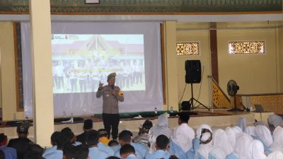 Kapolres Pelalawan Edukasi Ratusan Pelajar Tentang Bahaya Narkoba di Acara Tunjuk Ajar Melayu 