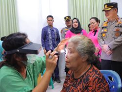 HUT Bhayangkara ke 78, Polres Rohil Gelar Operasi Katarak