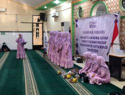 Selamat! Ibu-Ibu Pengurus Majelis Taklim Nurul Fathia Dikukuhkan Wiwik Hargono Tri Adhianto