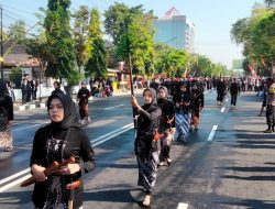 Santri Gerbang Ikut Ramaikan Kirab HUT Sukoharjo Ke 78 Tahun