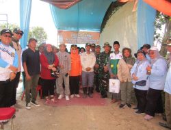 Gebrak Persoalan Kekeringan Danramil 11 Pebayuran Bersama Muspika Hadiri Kegiatan Tanggap Darurat Kekeringan di Desa Karangharja