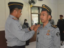 Setingkat Lebih Tinggi, Seorang Pegawai Rutan Bangil Kanwil Kemenkumham Jatim Terima Kenaikan Pangkat