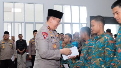 H-1 Jelang Pencoblosan, Polda Riau Kembali Gelar Doa Bersama dan Beri Tali Asih 40 Orang Anak Yatim