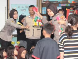 Polres Metro Jakarta Pusat berikan Trauma Healing untuk Korban Kebakaran di Kebon Kosong, Kemayoran