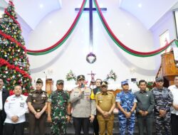 Kapolda Riau dan Pj Gubernur Tinjau Pengamanan Gereja dan Pos Natal di Pekanbaru