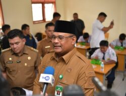 Pj Gubernur Safrizal Cek MBG di SMP dan SMA