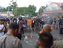 Dikepung Warga dan Mahasiswa, Camat Ciawi: Hari Ini Kades Bojong Murni Sedang Diperiksa Kejari