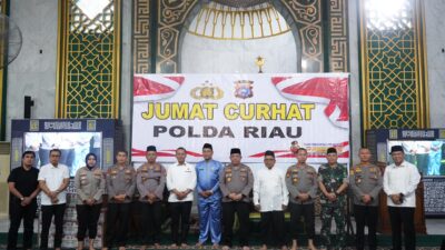 Jumat Curhat Polda Riau di Kecematan Limapuluh: Siap Sedia Beri Pelayanan ke Masyarakat