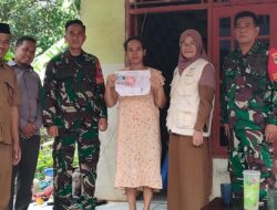 Agar Tepat Sasaran Babinsa Koramil 06/Setu Dampingi Penyaluran Dana Bansos PKH BPNT Tunai 2025