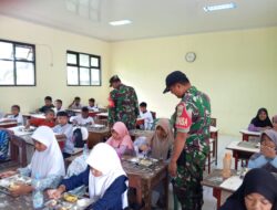 Melalui Pendistribusian Makanan Bergizi Koramil 11 Pebayuran Dorong Kebutuhan Gizi Anak