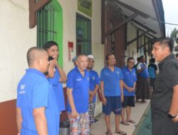 Sapa Warga Binaan, Kepala Rutan Bangil Melakukan Sosialisasi Langsung kepada Warga Binaan di Blok Hunian