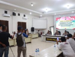 Polres Pelalawan Gelar Press Conference Perkembangan Penyelidikan Lakalantas di Desa Segati