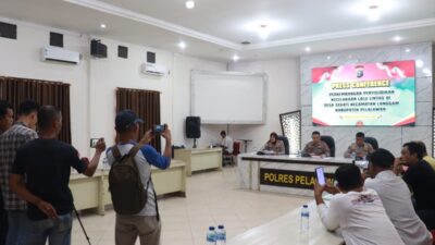 Polres Pelalawan Gelar Press Conference Perkembangan Penyelidikan Lakalantas di Desa Segati
