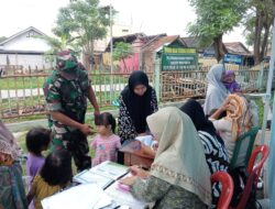 Dukung Generasi Sehat, Babinsa Dampingi Kegiatan Posyandu di Kertasari