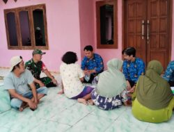 “Dekatkan Layanan Kesehatan, Babinsa Dampingi Puskesmas Gelar Pengobatan Gratis”