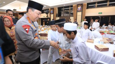 Berbagi Takjil dan Buka Puasa Bersama, Kapolri Perkuat Sinergi dengan Media dan Masyarakat