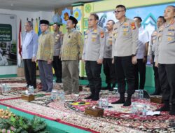 Kapolresta Dampingi Kapolda Riau Sampaikan Gagasan “Green Policing” Pembekalan Purna Studi Wisudawan UMRI.