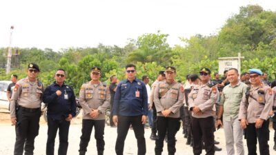 Wakapolda Riau Dampingi Kunjungan Tim PKH ke Taman Nasional Tesso Nilo, Dialog dan Reboisasi Tanaman yang Dirambah