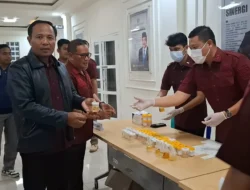 Lapas Cilegon Gelar Tes Urine Pegawai dan WBP : Bukti Nyata Komitmen Bersama Ciptakan Lingkungan Pemasyarakatan yang Bersih dan Bermartabat