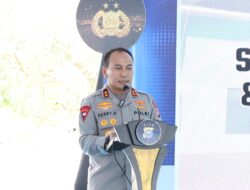 Kapolda Riau Beri Keleluasaan Anggota Antar Anak di Hari Pertama Sekolah