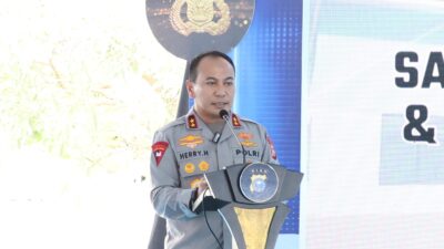 Kapolda Riau Beri Keleluasaan Anggota Antar Anak di Hari Pertama Sekolah