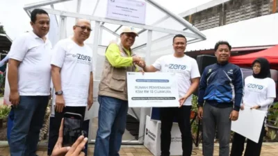 Telkom Dukung Pengelolaan Sampah Desa Cijaura Bandung Lewat Greenhouse dan Tempat Sampah Organik