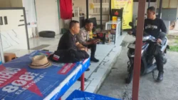 Bhabinkamtibmas Desa Cilember Polsek Cisarua Sambangi Warga, Ajak Jaga Kamtibmas di Lingkungan
