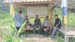 Berikan Himbauan Kamtibmas, Bhabinkamtibmas Desa Lumpang Polsek Parungpanjang Laksanakan Sambang Warga Bersama Babinsa