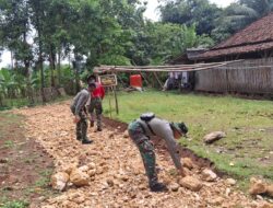 Sinergi TNI dan Warga: TMMD ke-126 Bangun Jalan di Kampung Cempaka Pojok