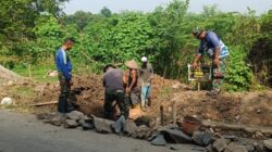 Hari ke-20 TMMD ke-126, Semangat Prajurit Tak Surut Bangun Saluran Air untuk Warga Nagacipta