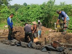 Hari ke-20 TMMD ke-126, Semangat Prajurit Tak Surut Bangun Saluran Air untuk Warga Nagacipta