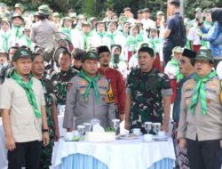 Kapolda Riau Bersama Polresta Pekanbaru Lakukan Penanaman 21.000 Pohon dan Tebar 21.000 Bibit Ikan di Danau Buatan Rumbai
