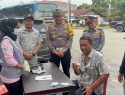 Cegah Kecelakaan, Polres Kuansing Gelar Ramp Check, Tes Urine dan Cek Kesehatan Supir Angkutan
